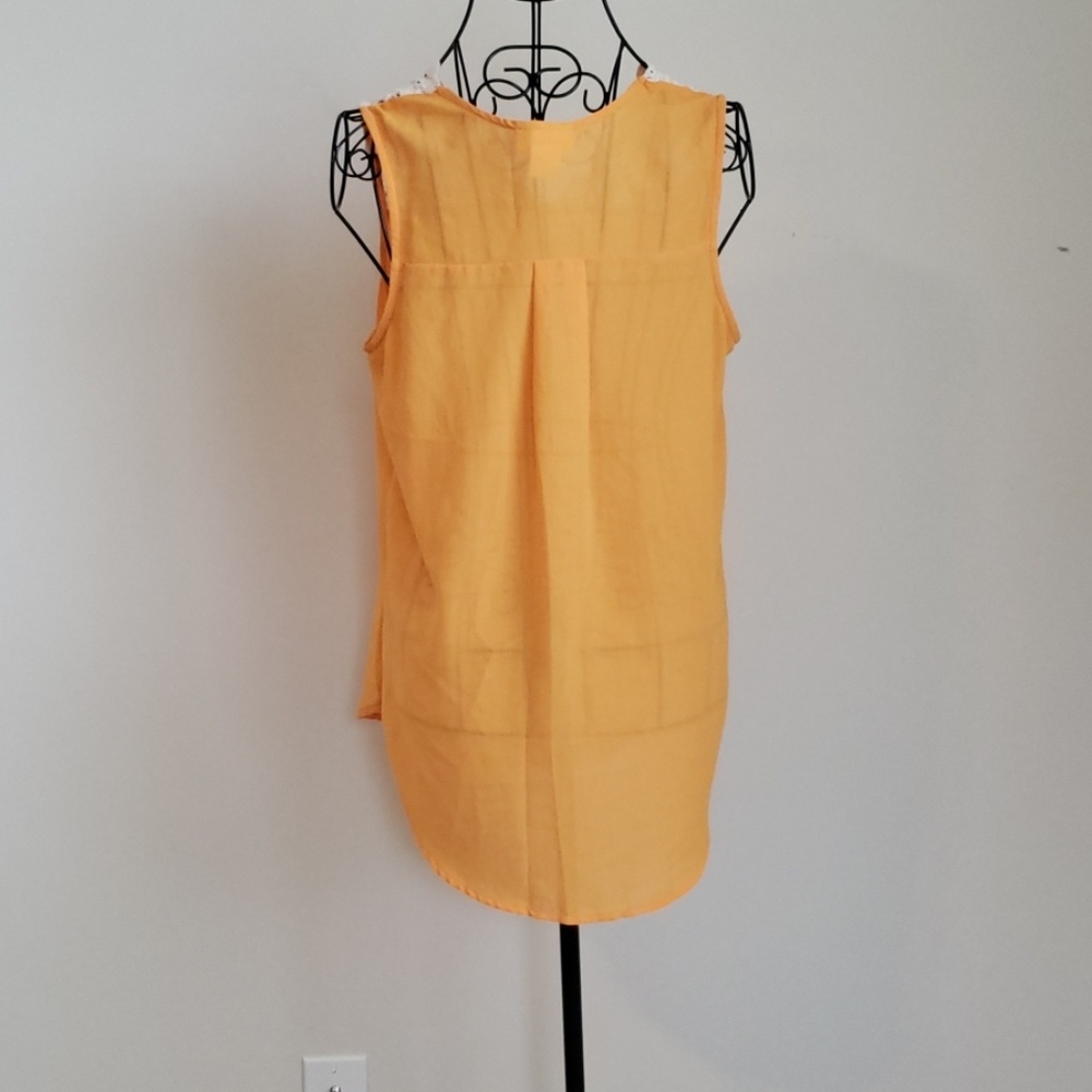Yellow top - Picture 2 of 3